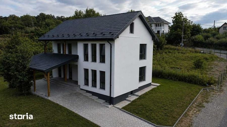 Casă cu 4 camere cu Teren 195 Mp în Central