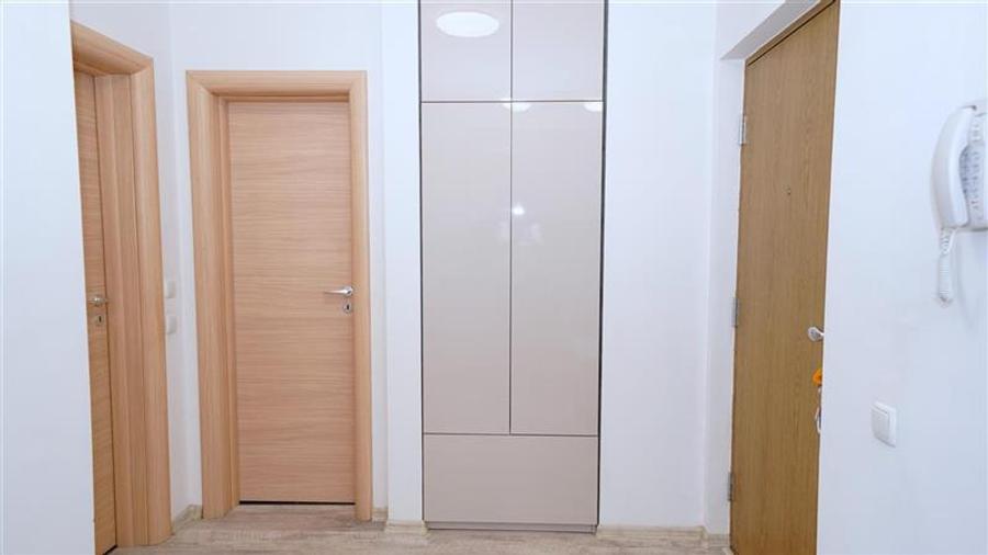 Apartament cu 3 camere decomandat, mobilat în Calea Aradului