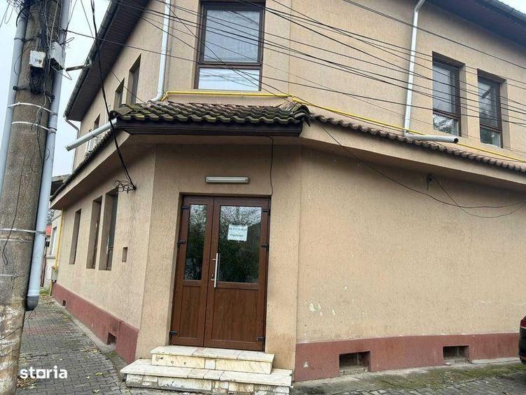 Casă cu 4 camere cu Teren 150 Mp în Central