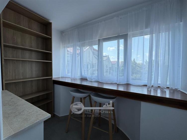 Apartament cu 3 camere decomandat, mobilat în Târgu Cucu