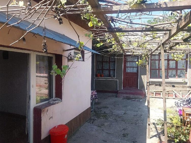 Casă cu Teren 500 Mp în Central