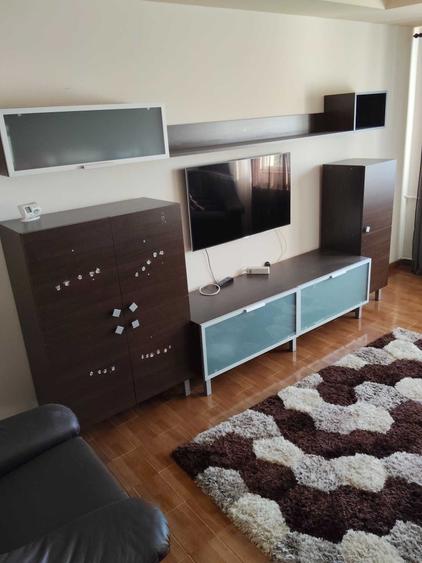 Apartament cu 3 camere decomandat în Micro 11