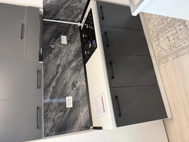 Apartament cu 4 camere decomandat în Central
