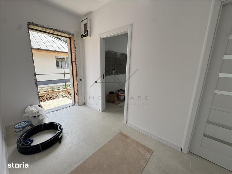 Casă cu 3 camere în Domnești