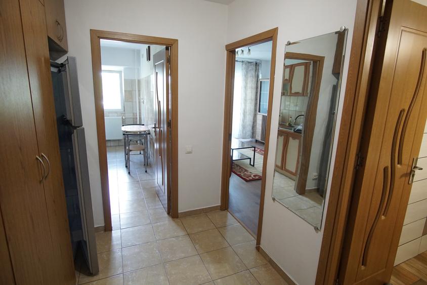 Garsonieră decomandată în Costin Georgian