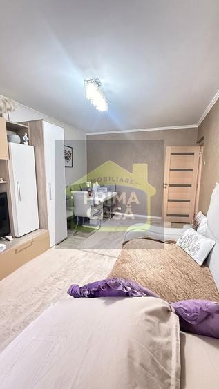 Apartament cu 3 camere decomandat în Hotvon