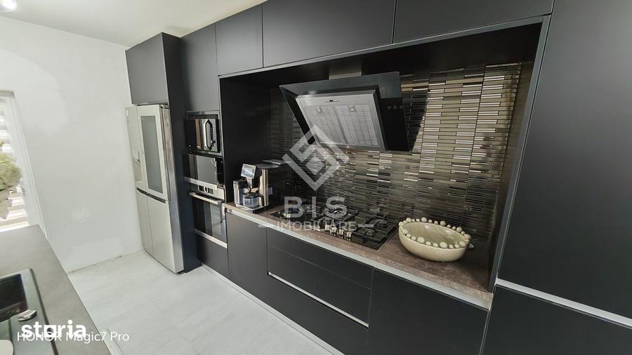 Casă cu 5 camere cu Teren 500 Mp în Central