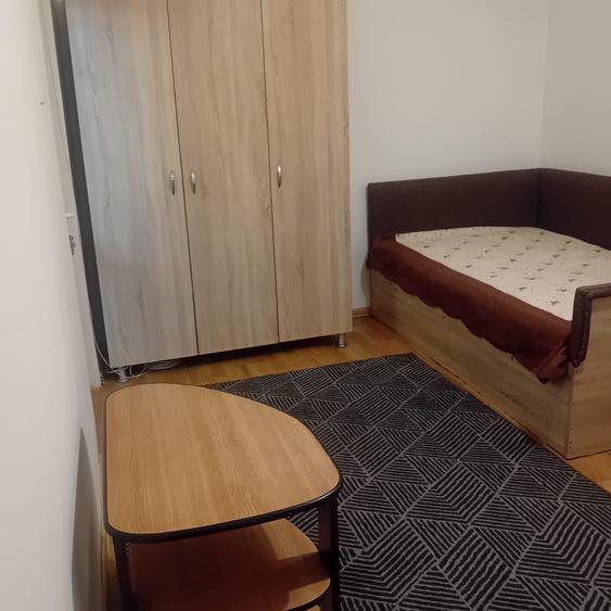 Garsonieră decomandată în Unirii Centru
