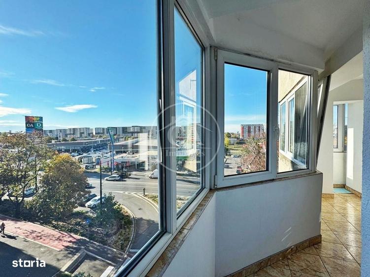 Apartament cu 4 camere decomandat în Decebal
