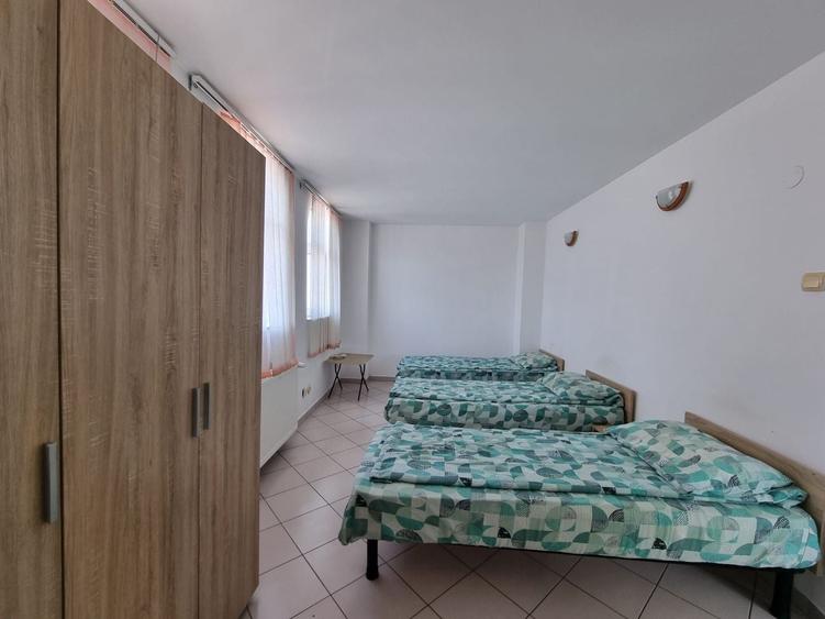 Casă cu 11 camere cu Canalizare în P-ța Ovidiu
