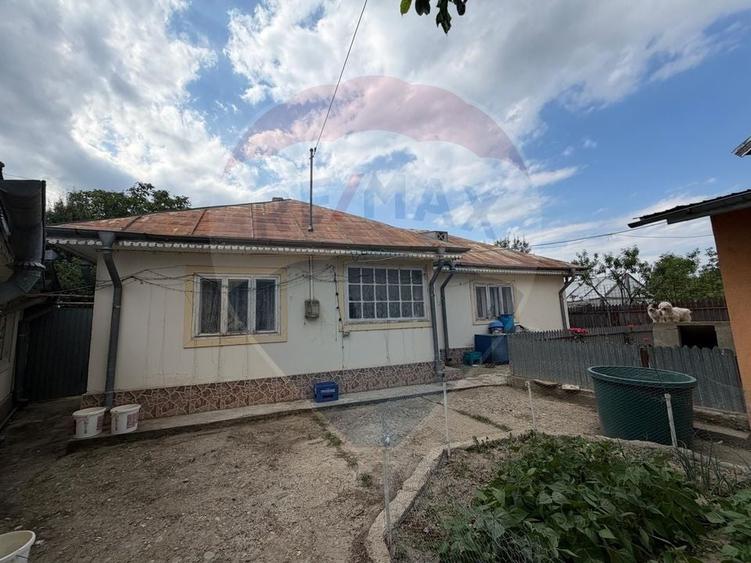 Casă individuală cu 5 camere cu Teren 1513 Mp în Câmpineanca