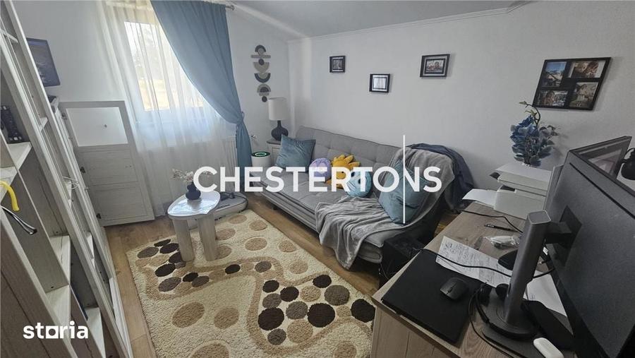 Casă cu 5 camere cu Teren 1794 Mp în Ulmi