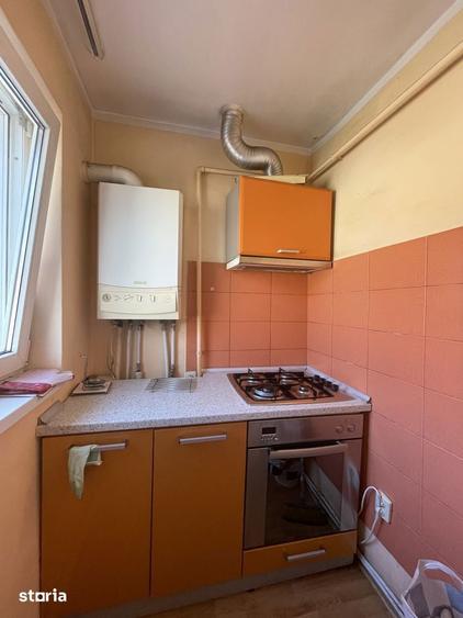 Apartament cu 3 camere în Cetate