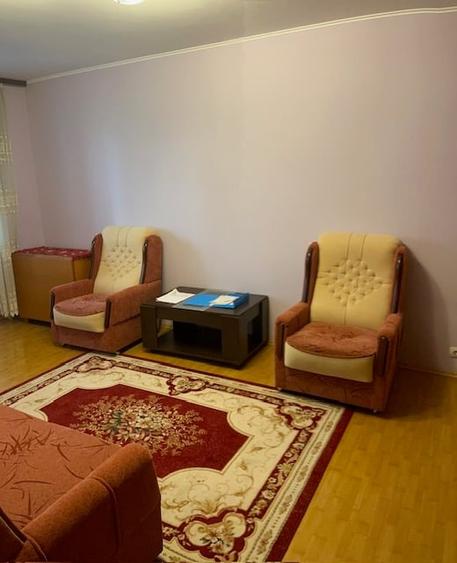 Apartament cu 3 camere decomandat în Drumul Taberei