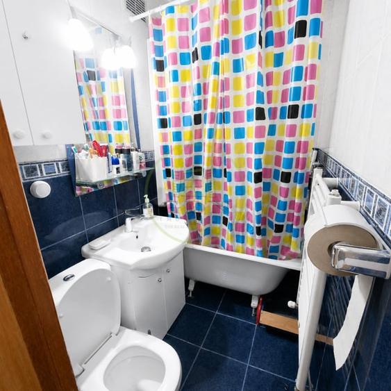 Apartament cu 3 camere decomandat, mobilat în Florilor
