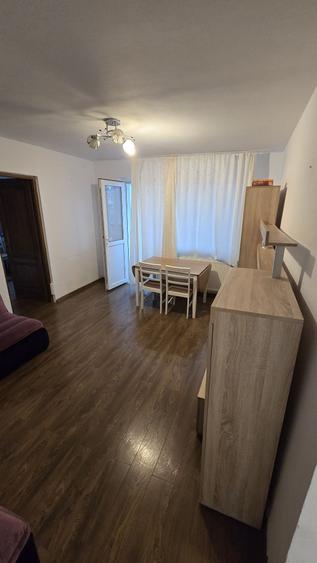 Apartament cu 2 camere semidecomandat în Km 4