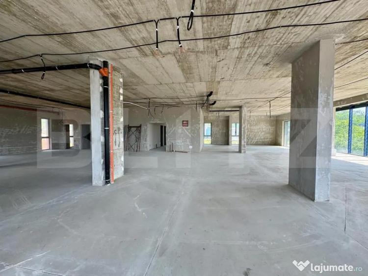 Spațiu comercial, de 1,400 mp, în Someșeni