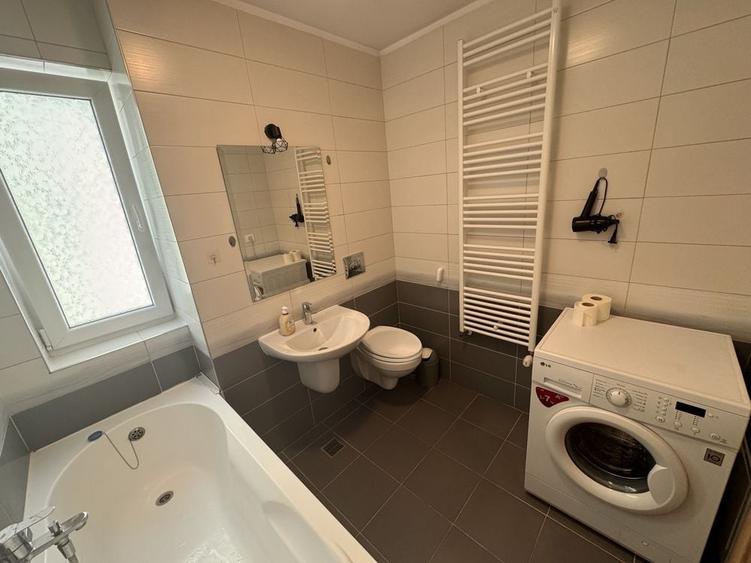 Apartament cu 2 camere semidecomandat în Tractorul
