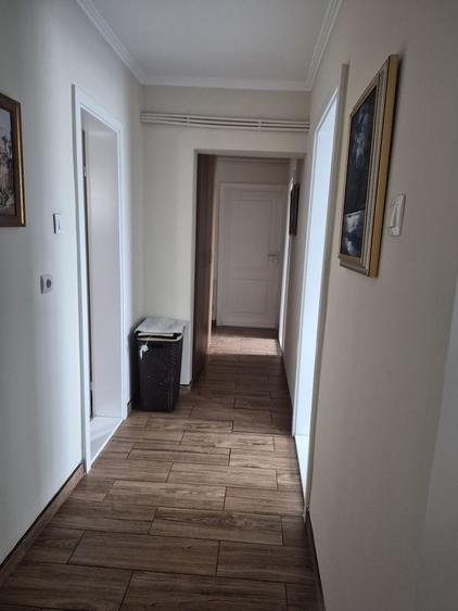 Apartament cu 3 camere decomandat, mobilat în Tomis III