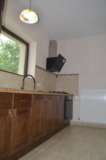 Casă individuală cu 3 camere cu Canalizare în Golful Regal