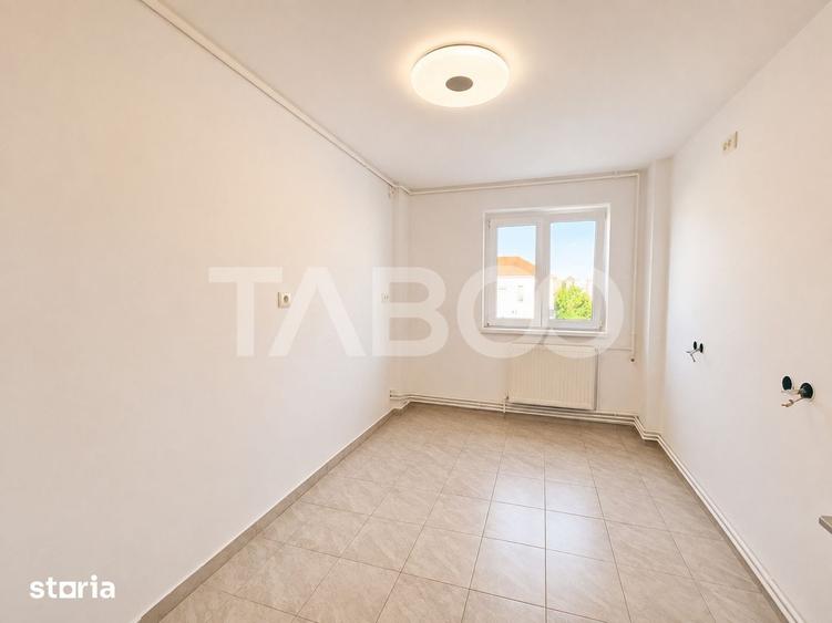 Apartament cu 2 camere decomandat în Ștrand