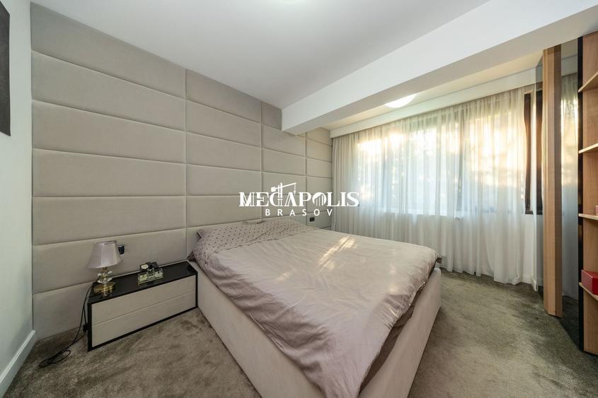 Apartament cu 3 camere decomandat în Tractorul