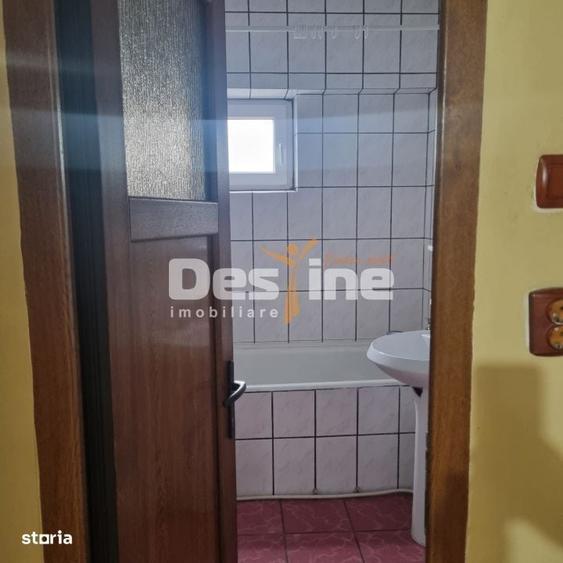Apartament cu 3 camere semidecomandat în 5 Călărasi