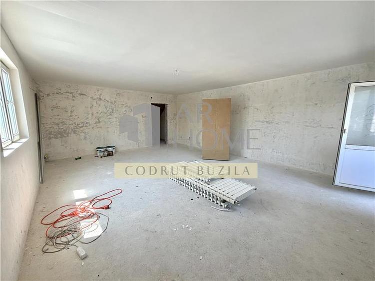 Casă cu 3 camere cu Teren 200 Mp în Central
