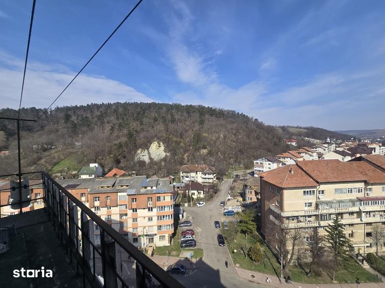 Garsonieră decomandată în Central