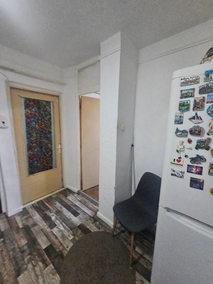 Apartament cu 3 camere decomandat în Tomești