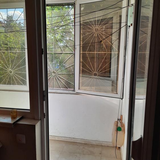 Apartament cu 4 camere decomandat în Virtuții