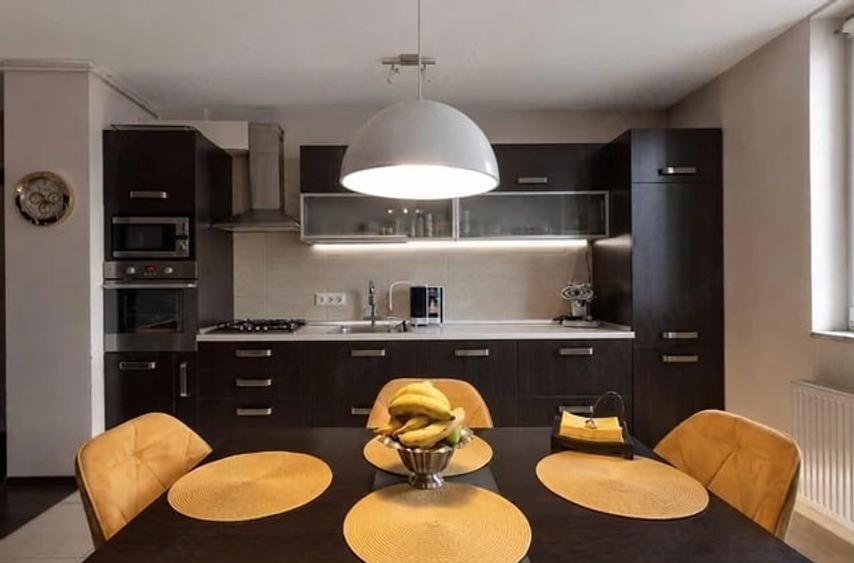 Apartament cu 2 camere semidecomandat în P-ța Doina