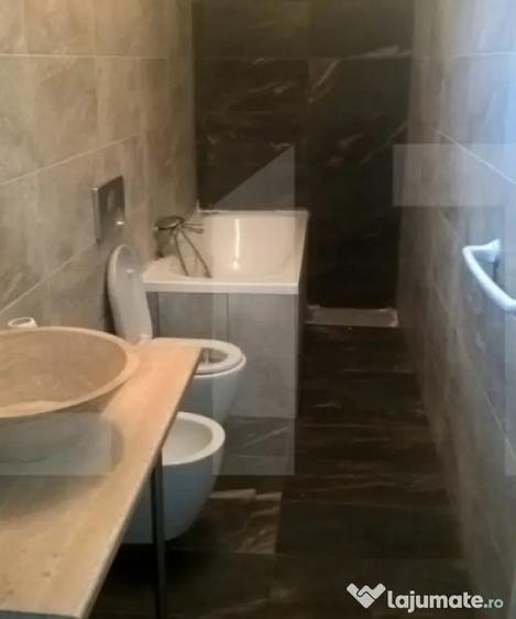 Apartament cu 2 camere decomandat în P-ța Unirii