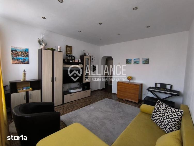 Apartament cu 3 camere, mobilat în Palas