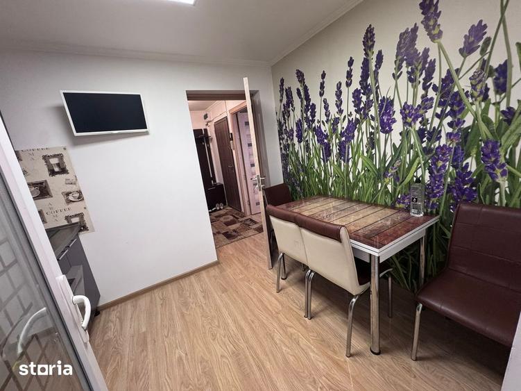 Apartament cu 3 camere decomandat, mobilat în Rovine