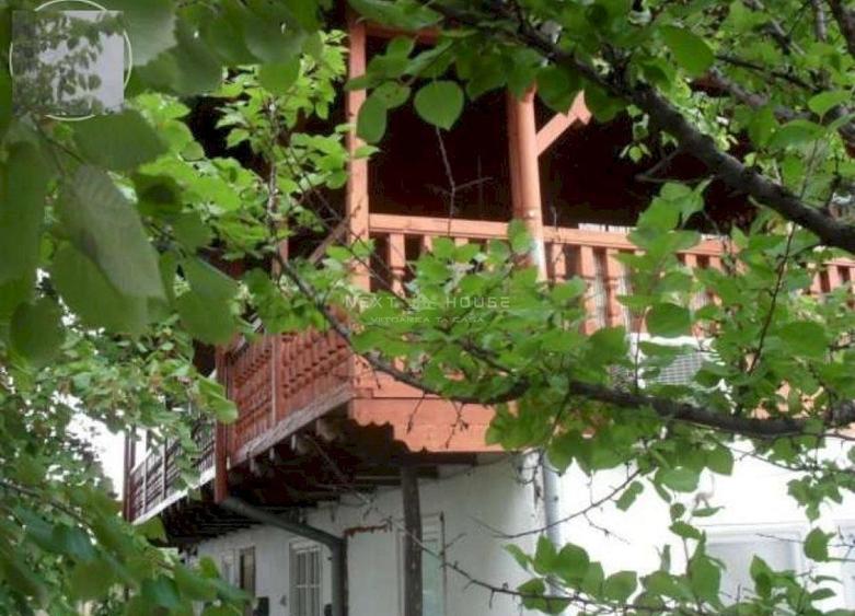 Casă individuală cu 3 camere decomandat cu Canalizare în Izvorani