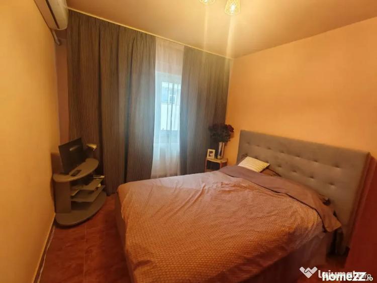 Apartament cu 3 camere decomandat în Casa de Cultură
