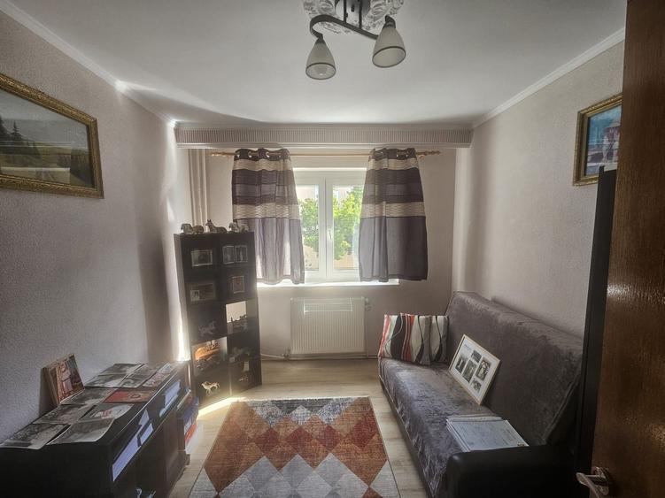 Apartament cu 4 camere decomandat în Exercițiu