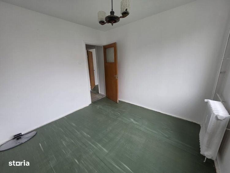 Apartament cu 3 camere semidecomandat în 1 Decembrie 1918
