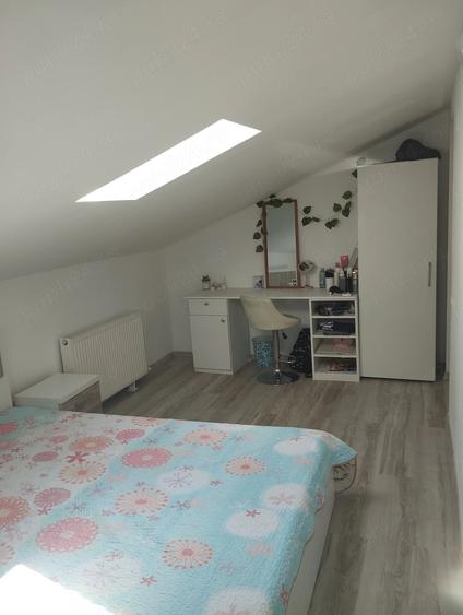 Apartament cu 3 camere semidecomandat în Câmpului