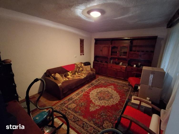 Casă cu 4 camere cu Teren 1440 Mp în Vetiș