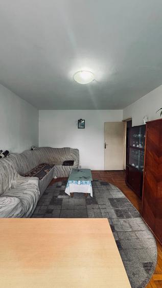 Apartament cu 3 camere în Lipovei