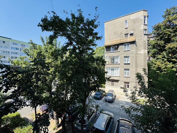 Apartament cu 3 camere decomandat în Tineretului