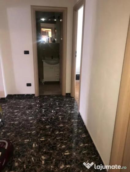 Apartament cu 3 camere decomandat în 1 Mai