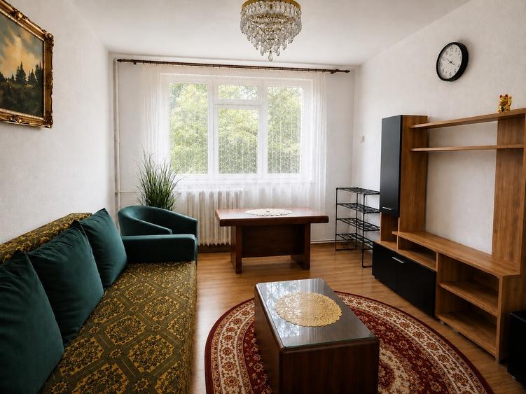 Apartament cu 3 camere decomandat, mobilat în Alexandriei