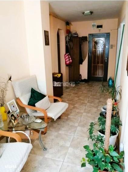 Apartament 3 camere | Decomandat Zona Far | Etaj 1 | Parcare