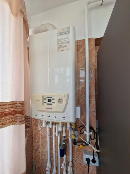 Apartament cu 3 camere decomandat în Sud