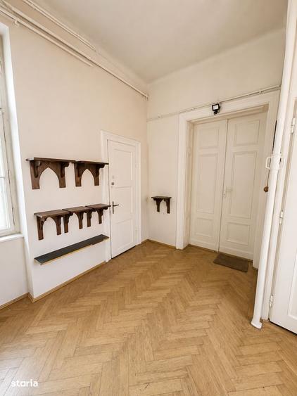Apartament cu 4 camere în Centrul Istoric