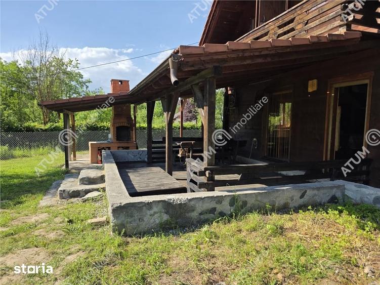 Casă cu 5 camere cu Teren 1000 Mp în Central