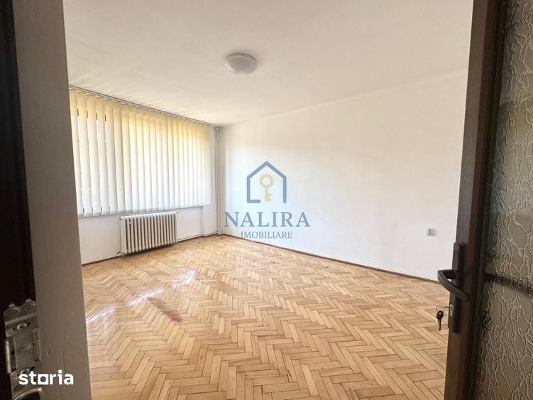 Casă cu 5 camere cu Teren 300 Mp în Valea Roșie